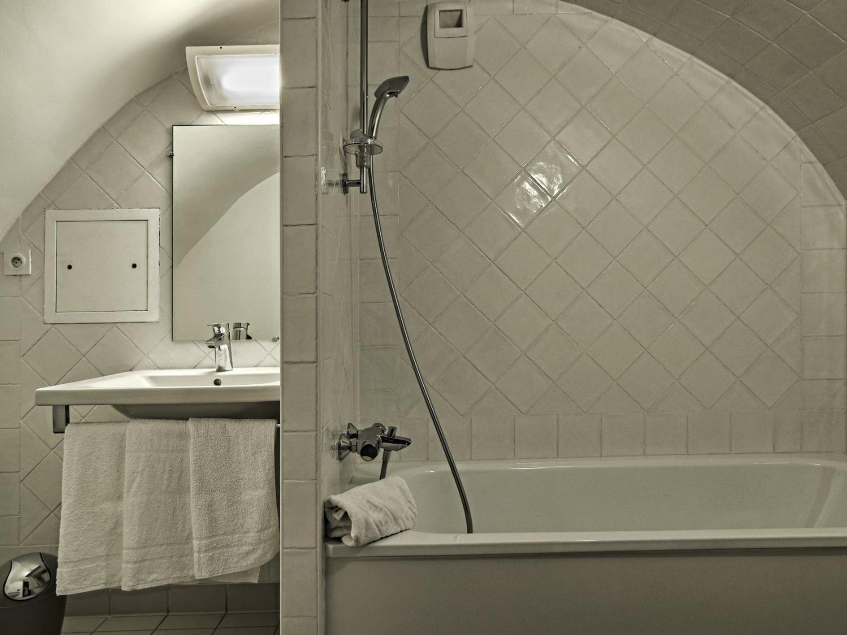 Hotel Galilee Saint-Michel-lʼObservatoire Habitación foto